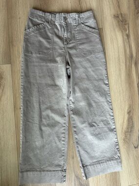 Bagatelle Collection Taupe Cropped Pants Size 6 Cuffed Hem
